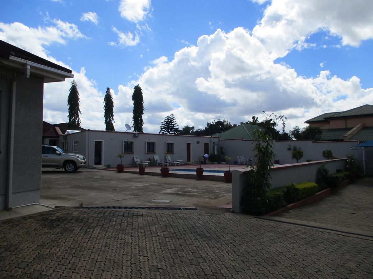 Avon Apartments Lilongüe Exterior foto